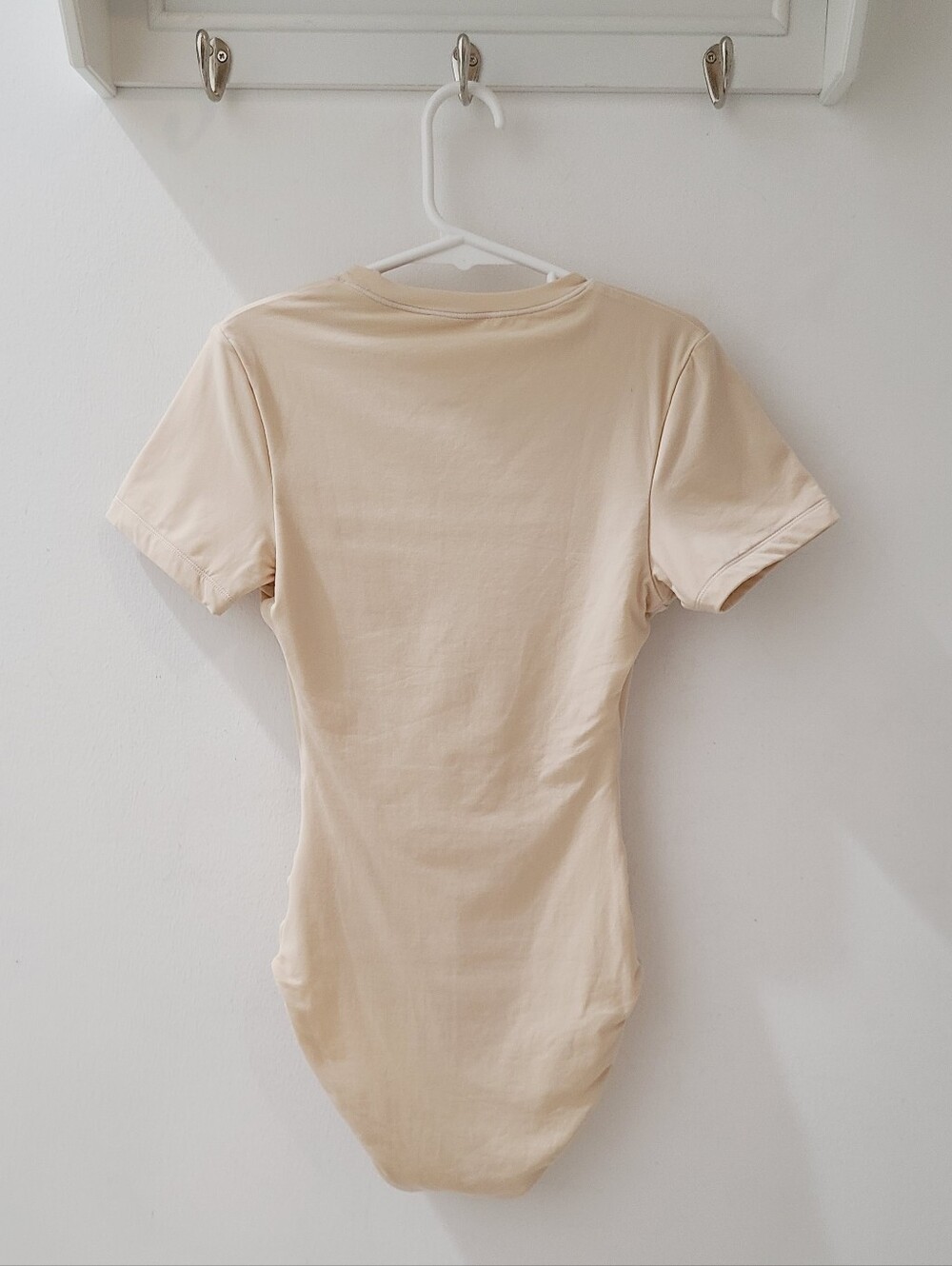 Skims Fits Everybody T-Shirt Bodysuit in Sand Nude Sz XXS NWT - Picture 5 of 11